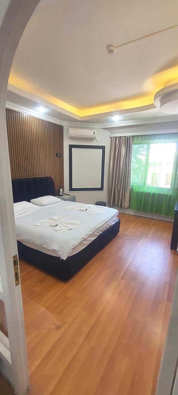 Metrepol Hotel Batumi Exterior photo